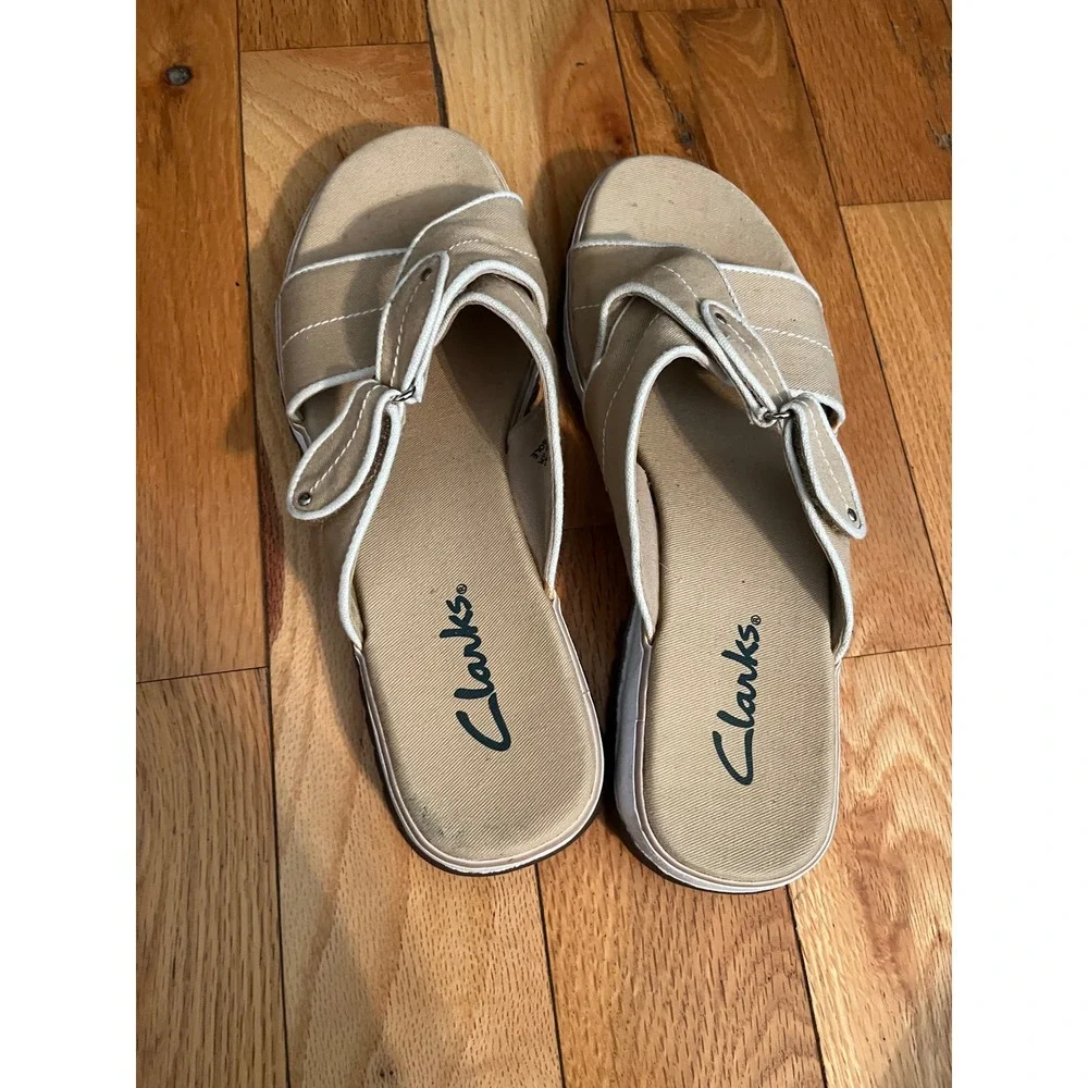 Clarks Tan Fabric Women's Slide Sandals‎ Size 9